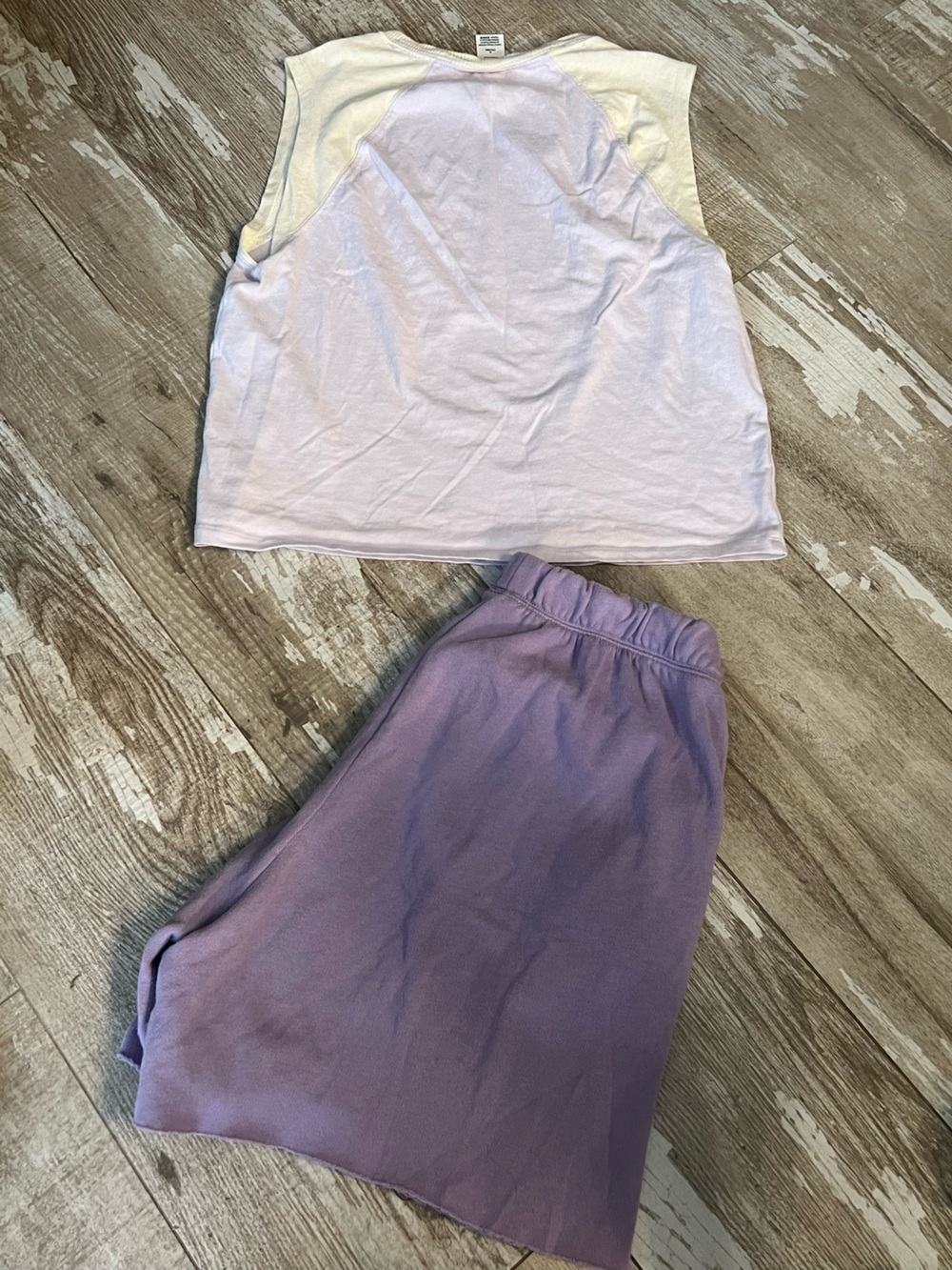EUC!VS PINK-L-2PC!Purple Boyfriend RawEdge Short/PurpleWhisper/Cream Muscle Tank - Picture 4 of 10